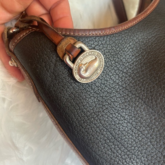 Dooney & Bourke Vintage Hobo Black and Tan Crossbody Shoulder Bag. F - Picture 9 of 12